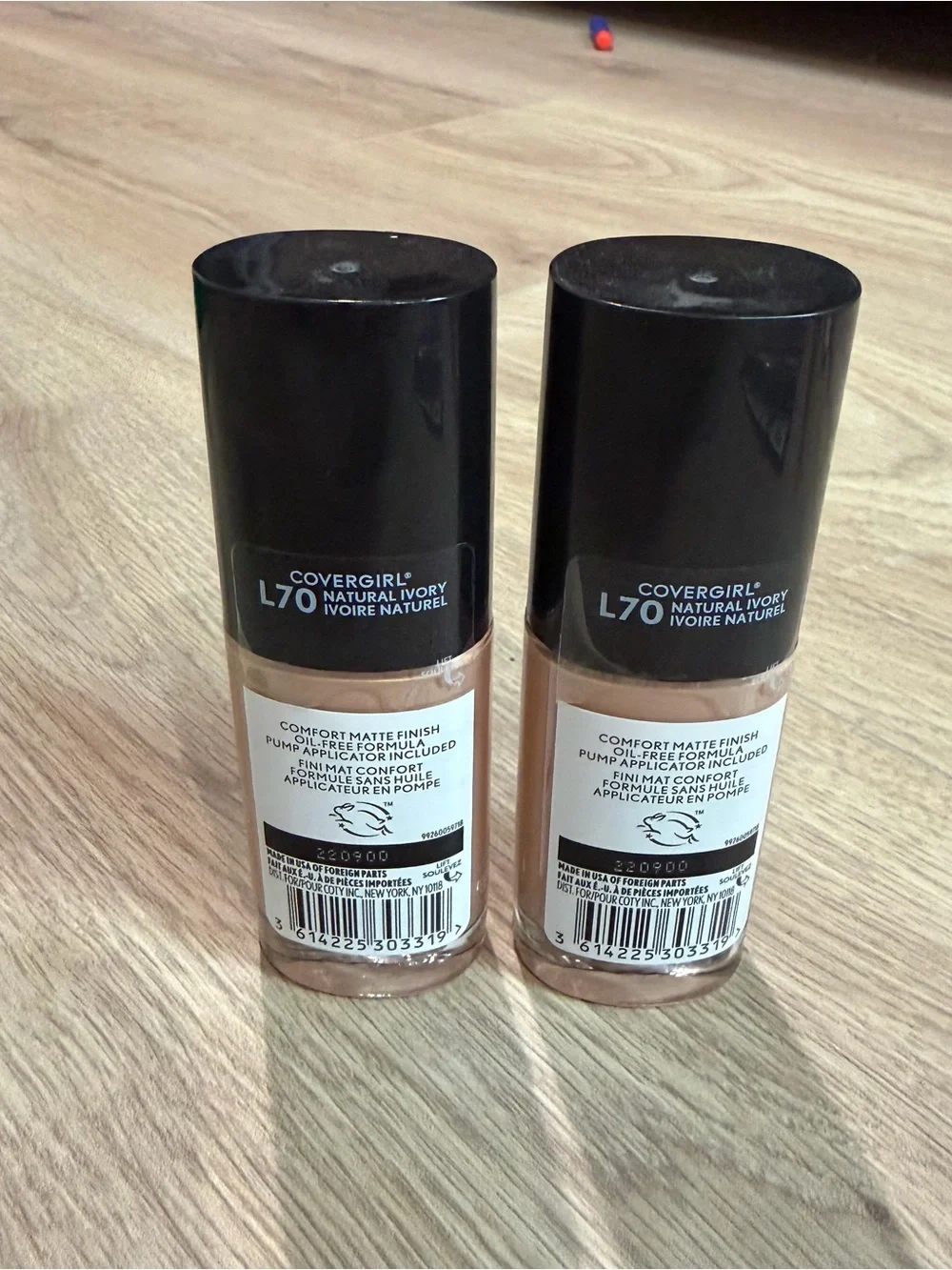 COVERGIRL TruBlend Matte Made Liquid Foundation L70 Natural Ivory 2x lot Sealed